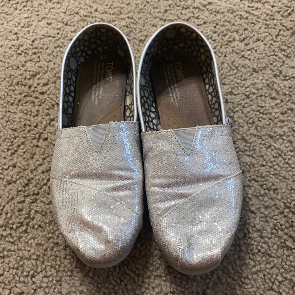 TOMS women size 9 silver glitter